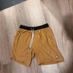 Vuori Men's KORE 7" Shorts w/ Liner (Autumn Yellow and Black)